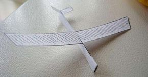 Aprenda como fazer um pequeno avião planador de papel