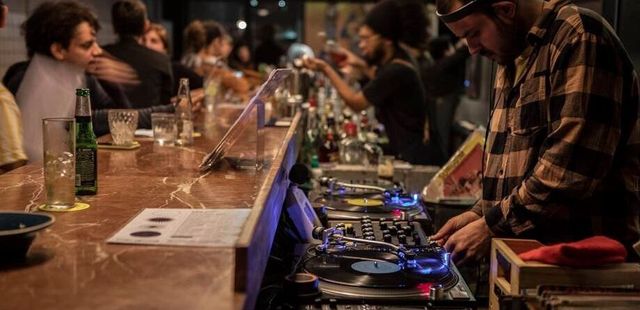 Caracol Bar
