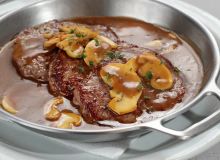 Featured side: Esse filé-mignon ao molho madeira é mais fácil de fazer do que parece