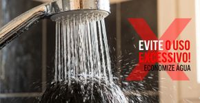 Usar shampoo seco por vários dias seguidos parece uma forma prática de adiar a lavagem, mas dermatologistas americanos alertam que ele apenas absorve a oleosidade: depois de uma ou duas aplicações, o cabelo deve voltar a ser lavado com shampoo e água