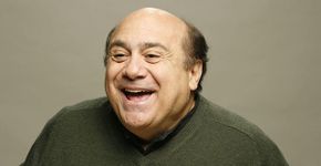 Bebê que é a cara do Danny DeVito conquista a internet