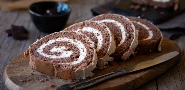 Rocambole de prestígio: chocolate e coco em uma só delícia