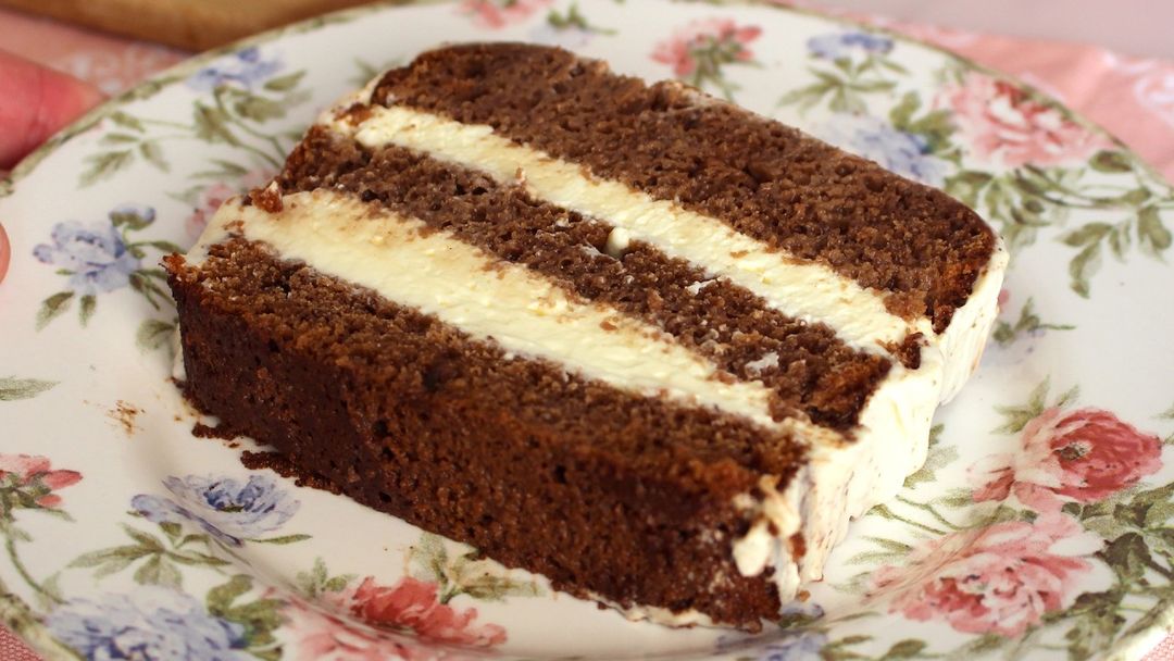 Aprenda como fazer bolo tiramisù com massa de café e chocolate