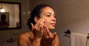 O melhor óleo natural para clarear manchas da pele aos poucos