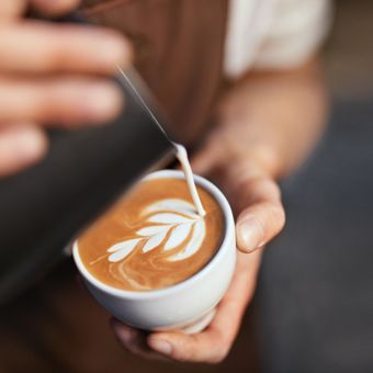 Featured mobile: As calorias do café aumentaram quase 40%. O açúcar não é o principal culpado