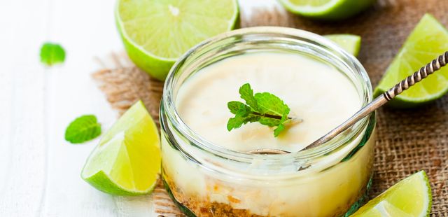 Torta gelada de limão: a sobremesa barata e cremosa que substitui doce caro de confeitaria