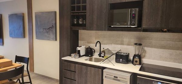 Todos os apartamentos são equipados cafeteira, aquecedor de água, lava louça, utensílios domésticos forno e geladeira