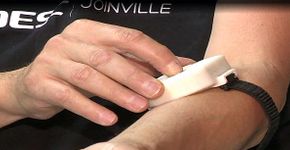 Novo aparelho para medir glicose dispensa agulhas