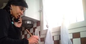 Gretchen diz que está procurando emprego de faxineira na França
