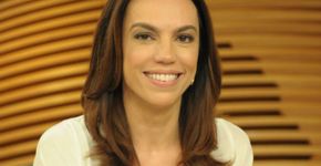Detalhe na roupa de Ana Paula Araújo causa estranheza na internet