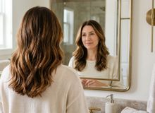 Featured side: 5 cores de cabelo que iluminam o rosto e rejuvenescem a aparência depois dos 30
