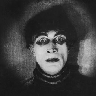 Featured mobile: A URGENTE, E JÁ ABSURDA, NECESSIDADE DE SE REAVALIAR “O GABINETE DO DR. CALIGARI”