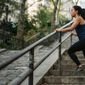 Da redação: Especialistas já disseram: “Subir escadas por 10 minutos por dia, todos os dias, equivale a 3 sessões de musculação por semana para as pernas.”