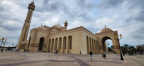Vista da imponente mesquita