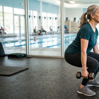 Featured mobile: Fazer natação é ótimo, mas os treinadores concordam: o melhor exercício para fortalecer os ossos e prevenir a osteoporose
