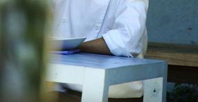 A melhor chef mulher da América Latina, Helena Rizzo, ensina a fazer risoto de beterraba