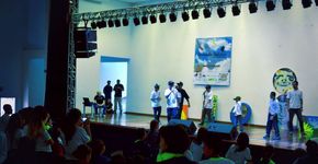 Grupo de MCs usa rap e funk para ensinar que é mais maneiro ostentar educação e saúde do que dinheiro