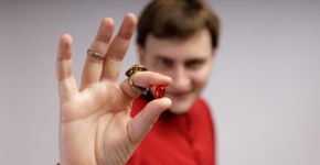 7 sinais para reconhecer um red pill nas redes e nos relacionamentos