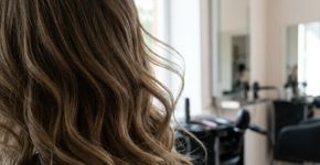 Adeus à chapinha diária: essa é a nova tendência que reduz o frizz e ajuda você a preservar o movimento dos fios