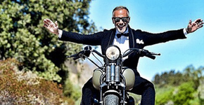Homem de 50 anos bomba no Instagram pelo estilo e prazer de viver
