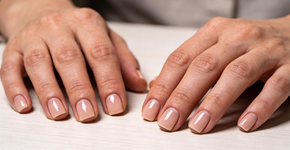 Como fazer as unhas de gel durarem mais tempo sem precisar de manutenção precoce