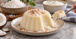 Budim proteico de coco e iogurte: uma receita fácil, úmida e saudável para o lanche