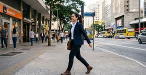 Pessoas que caminham muito rápido mesmo sem estar com pressa têm este traço, segundo a psicologia
