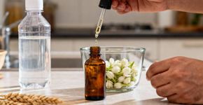 Crie um perfume árabe intenso com 3 ingredientes