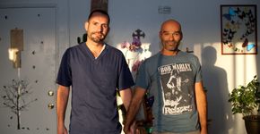 Fotógrafo que faz catálogo de gays busca voluntários em Brasília