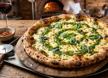 Featured side: Como fazer molho pesto caseiro para pizza: a receita especial usada por muitas pizzarias
