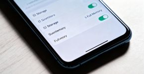 Se você ouve música no celular precisa desativar essa função comilona de memória