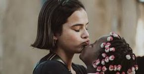 Dimenstein: os ataques canalhas à viagem de Bruna Marquezine