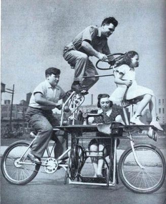 Bicicleta para toda a família. A bike vem com uma máquina de costura