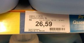 Após notificação do Procon, Carrefour corrige cartaz de preços