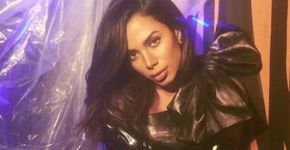 Anitta comenta sobre Dia dos Namorados e arranca risadas dos fãs