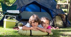Acampar ajuda crianças a irem melhor na escola, indica estudo