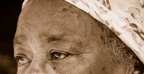 Entre tons e texturas, fotógrafo publicitário registra personagens de família quilombola