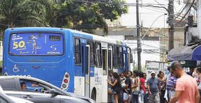 Homem tenta roubar ônibus que já estava sendo assaltado