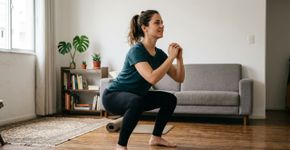 Uma pessoa que nunca se exercitou antes deve começar trabalhando a força primeiro e depois passar para o cardio, alternando entre os dois