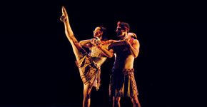 Espetáculo “Terra Papagallis!” no Teatro João Caetano