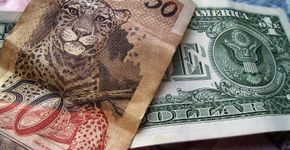Especialista dá dicas para driblar a alta do dólar nas viagens