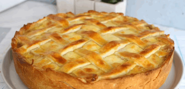 Empadão de frango com massa especial que todo mundo vai querer repetir
