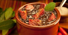 Samba em Rede indica 11 opções de samba com feijoada no Rio