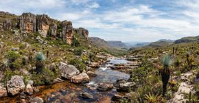 De 700 a 1.670 metros de altitude entre rios, cachoeiras, cânions e cavernas: o parque mineiro de mais de 31 mil hectares situado no divisor de águas entre as bacias do São Francisco e do Rio Doce