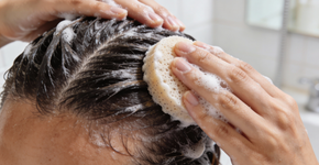 O que acontece com o cabelo de quem faz esfoliação do couro cabeludo do jeito certo