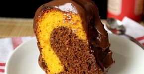 Faça em casa bolo mesclado de cenoura e chocolate