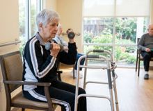 Featured side: Após os 70 anos, caminhar ou fazer hidroginástica não são as atividades mais benéficas para a saúde
