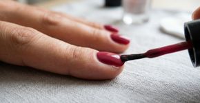 Melhor dica para o esmalte ficar mais tempo sem descascar nas pontas