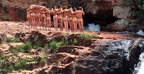 Atores posam nus em lugar paradisíaco de Goiás