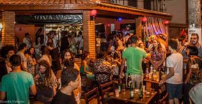 9 bares paulistanos que te convidam a beber na rua